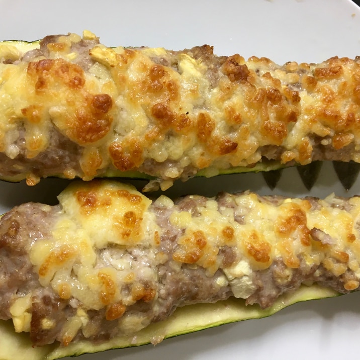 ズッキーニの肉詰め